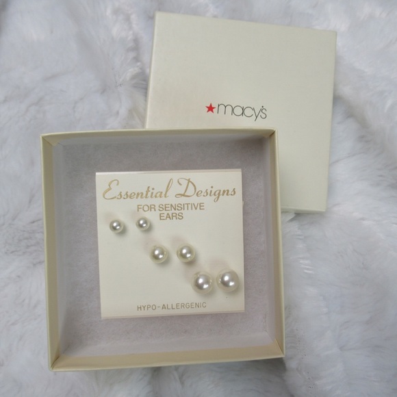 Pearl Earring Studs Set of 3 New - Picture 9 of 9
